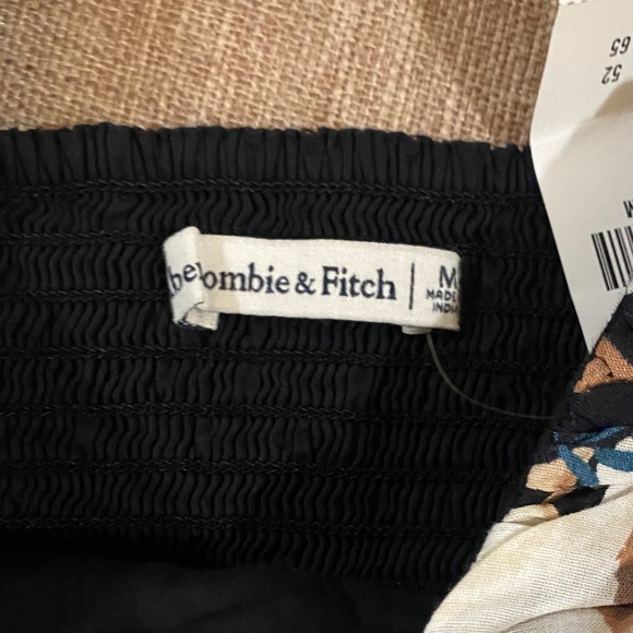 Abercrombie & Fitch Navy Floral Blouse - Picture 2 of 2